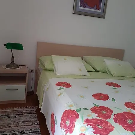 Viola Apartment *